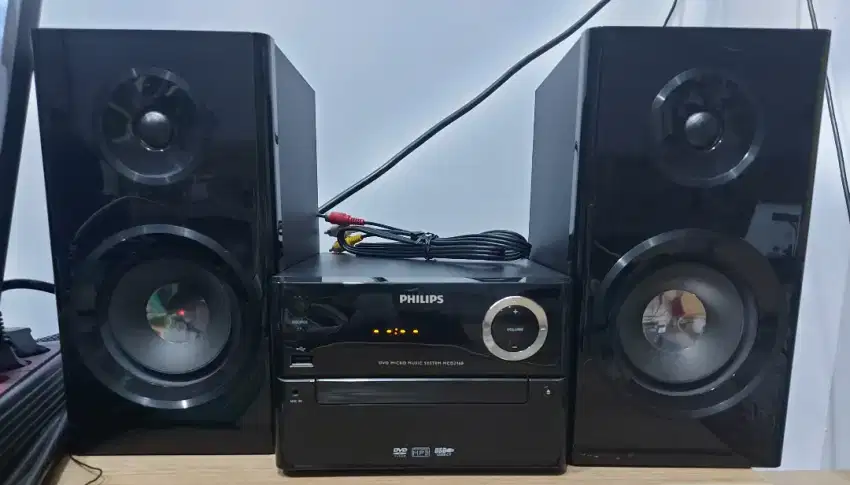 Philips MCD 2160
DVD, MP3, USB