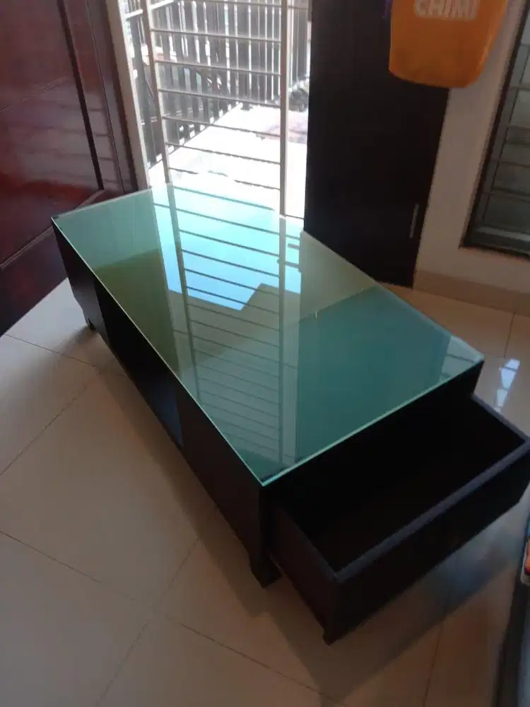 Meja Ruang Tamu Modern Minimalis