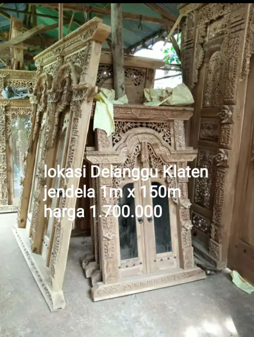 Pintu rumah model ukir