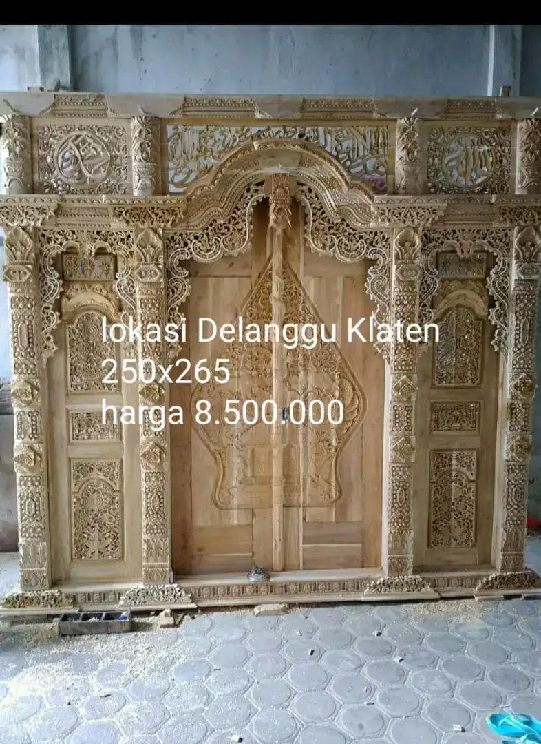 Jendela rumah kusen gebyok