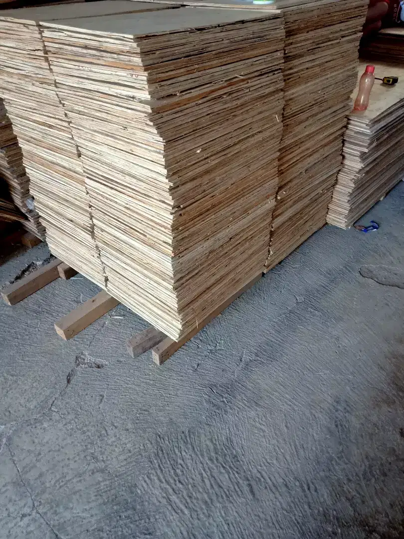 Triplek 63 cm x 45 cm x 9mm