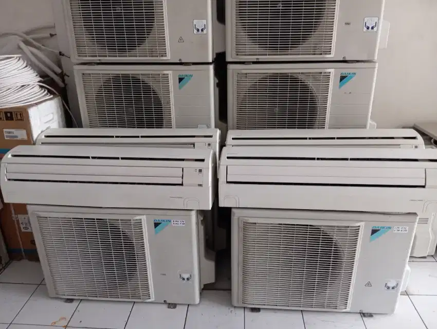 AC Daikin 2pk second ready banyak