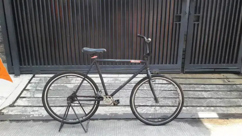 Sepeda Fixie warna Hitam Ban Trick Stang BMX