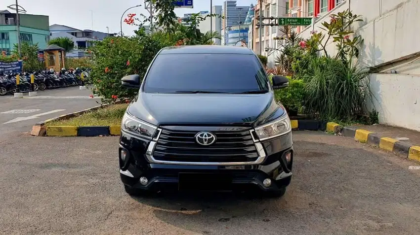 Toyota Kijang Innova Reborn 2.4 G Diesel FL Hitam 2022/23 km.30rb