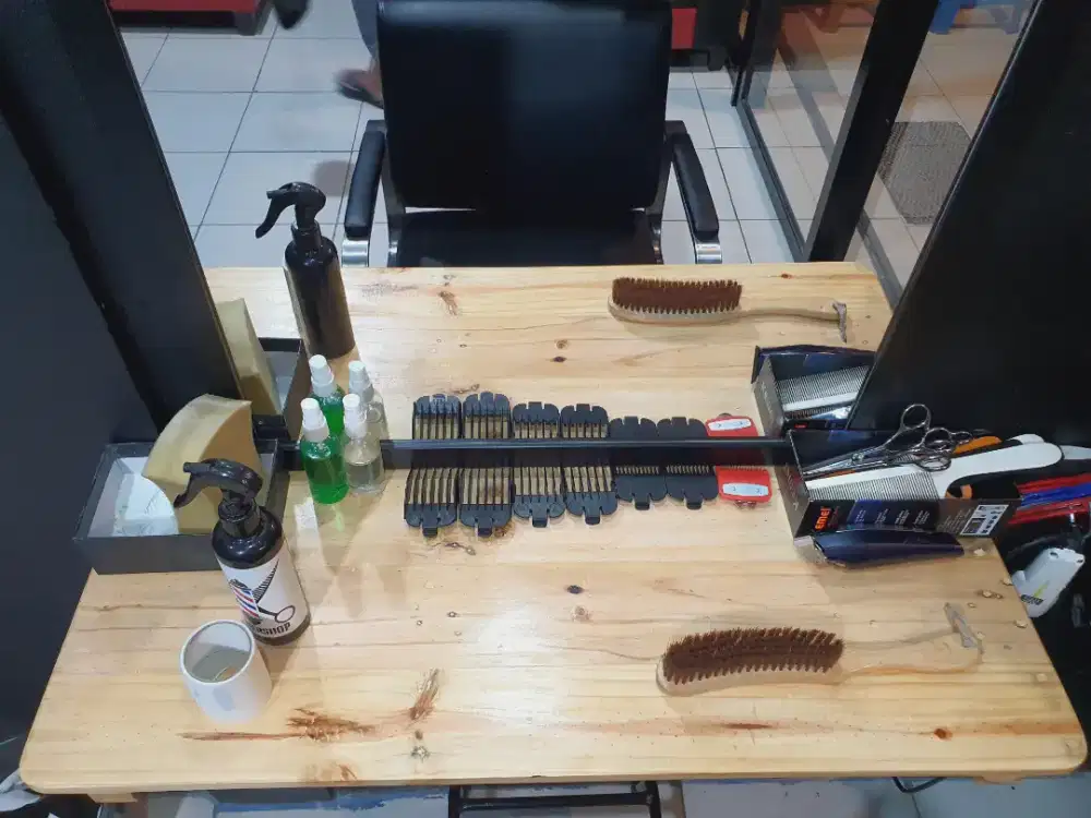 Capster / Tukang Cukur Rambut