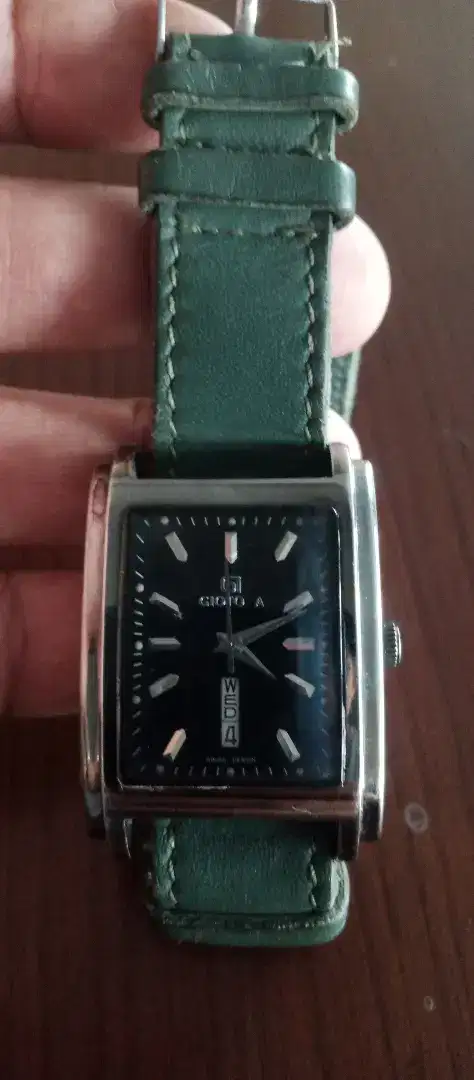 Jam tangan laki-laki kuai