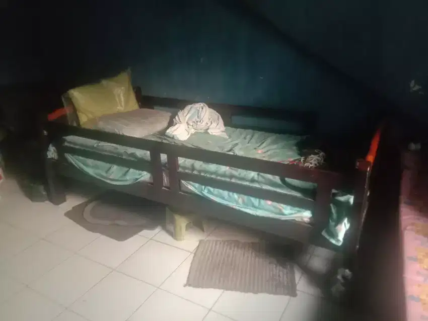 Dijual Tempat Tidur Tingkat kondisi 98% masih oke