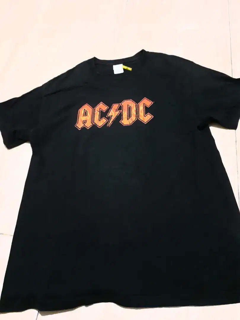 Kaos band ACDC bekas