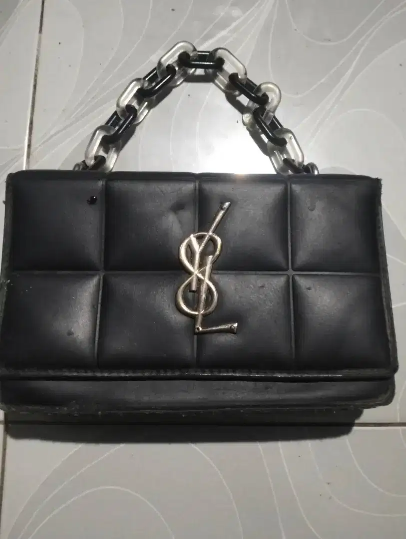 Tas cantik simpel warna hitam