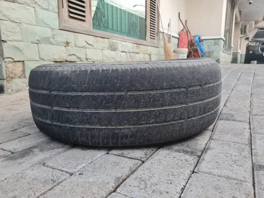 1 ban Bridgestone 225/65/R17