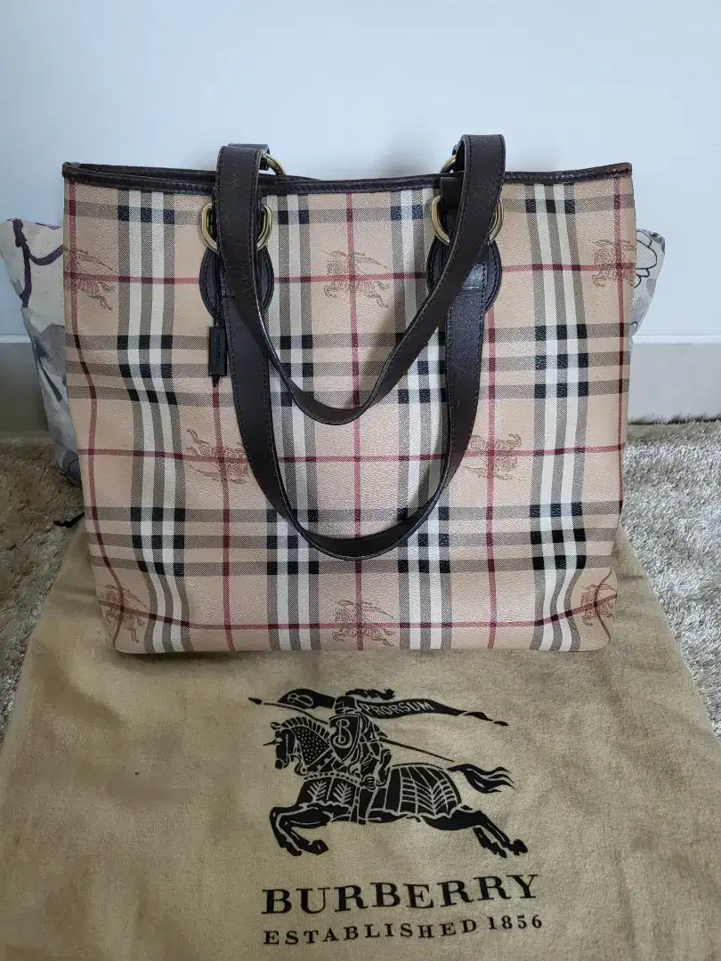 Burberry totebag