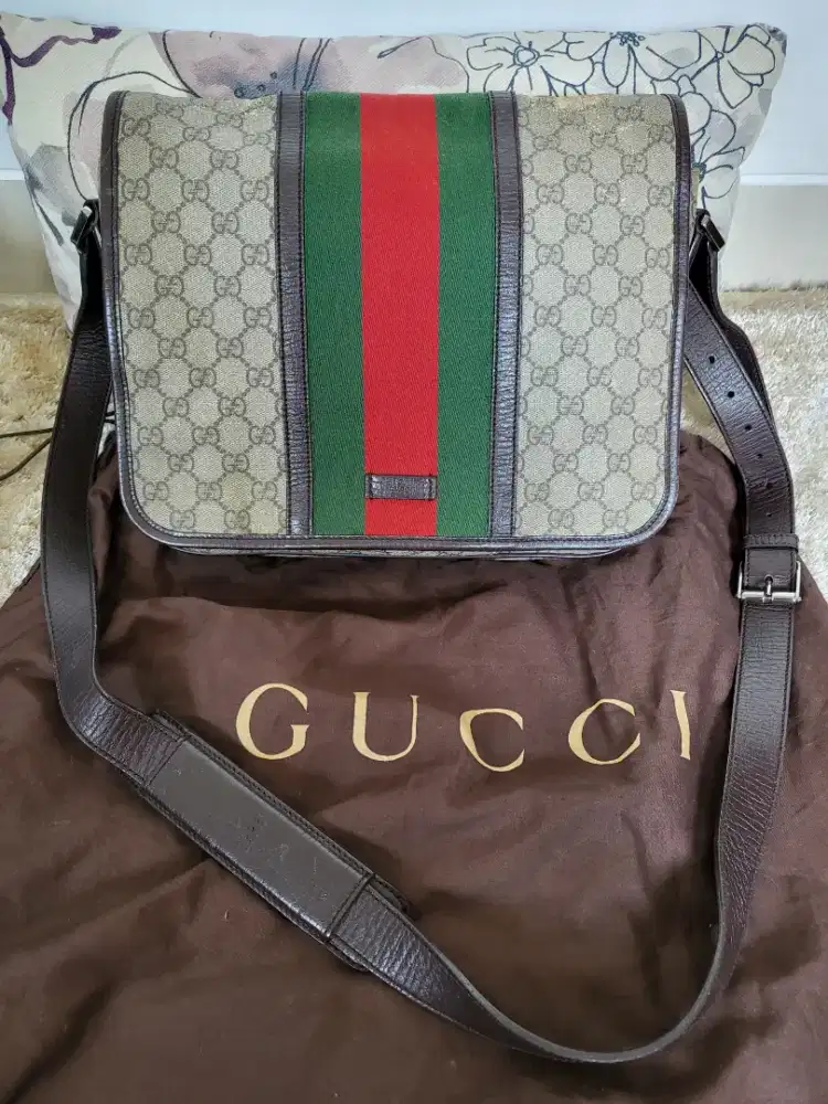 Gucci Messenger bag