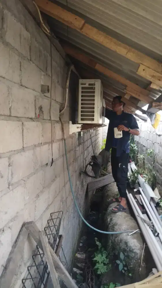 Servis AC panggilan