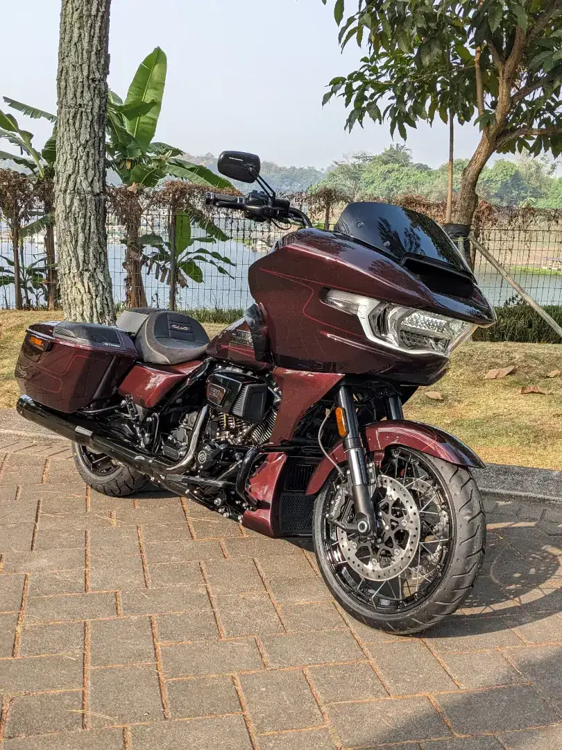 Harley Davidson Road Glide CVO 2024