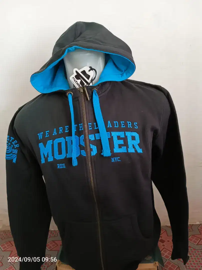 Jaket Sweater Tebal