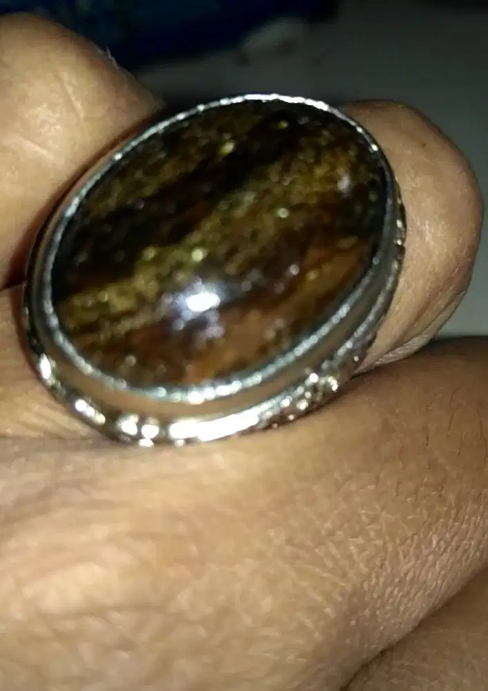 Kalimaya sempur jarong lazer kuning keemasan.