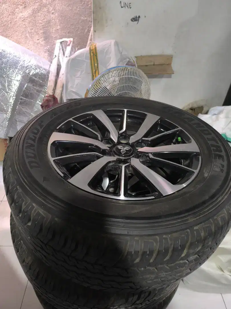 Velg + Ban OEM pajero dakar 2018