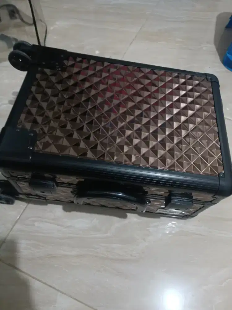 Koper make up sonia miller