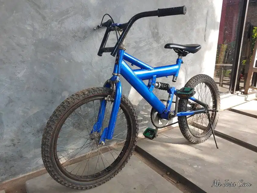 Sepeda BMX Suspensi