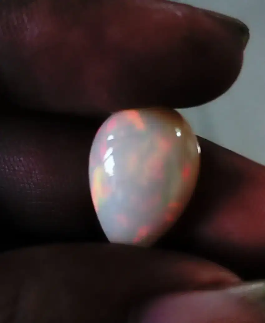 Kalimaya white opal dim 18