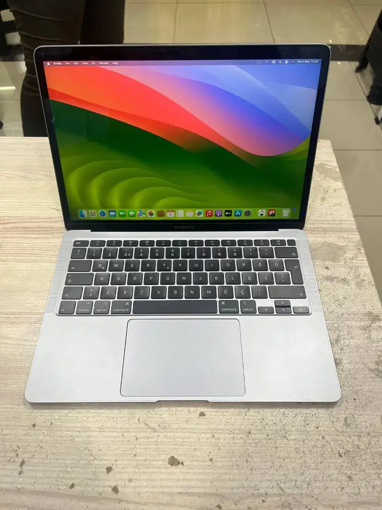 MACBOOK AIR 2020 13 INCHI CORE I3 8/256 GB SECOND ORIGINAL