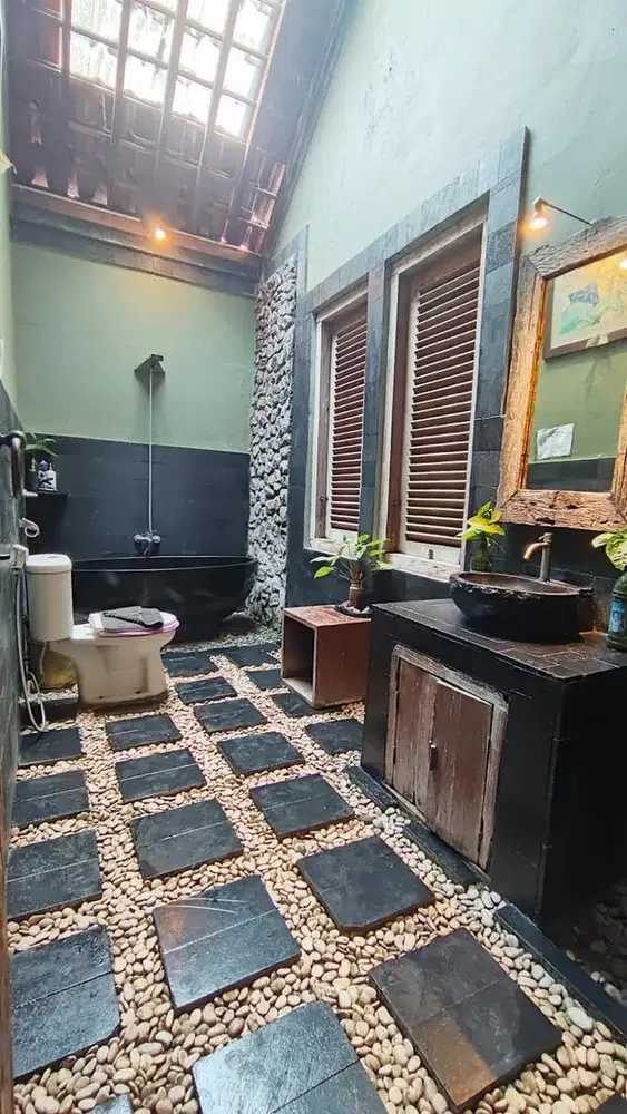 KARYAWAN SERABUTAN BERSIH-BERSIH VILLA / HOMESTAY