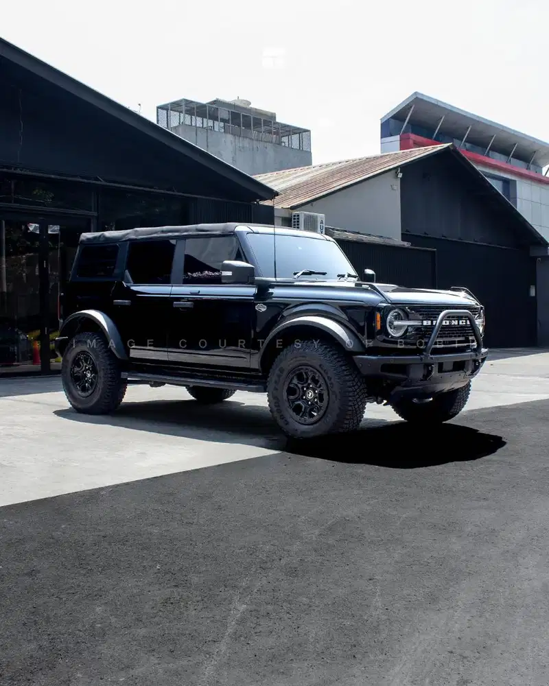 2022 Ford Bronco Low KM Good Condition