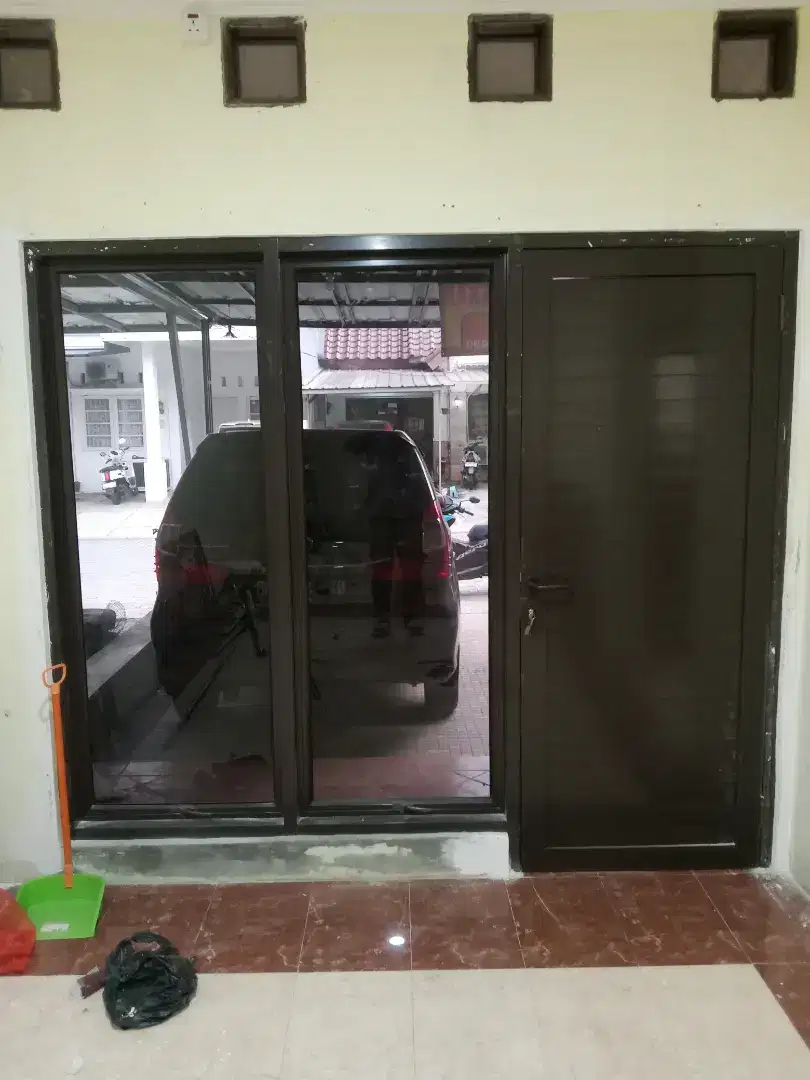Kusen Aluminium Jendela Aluminium