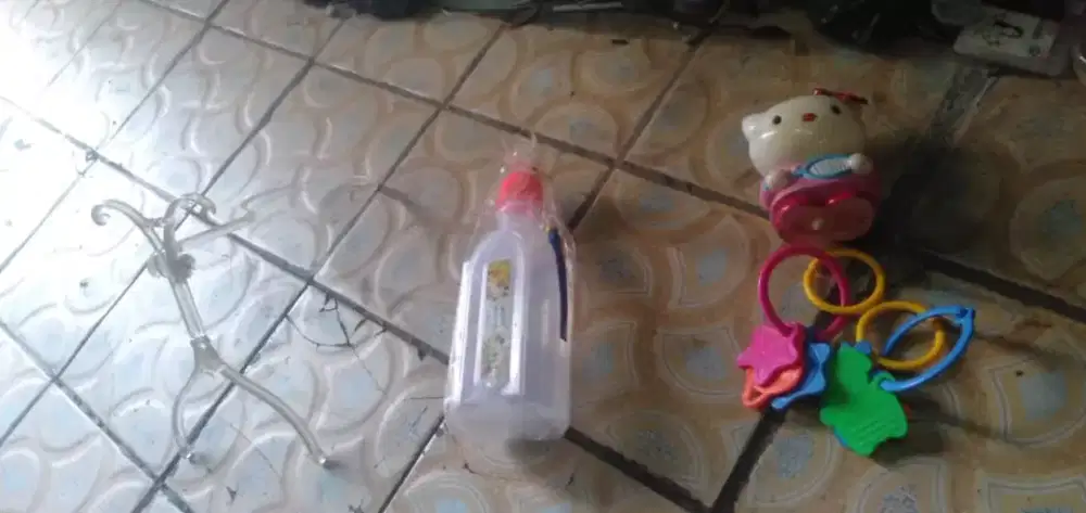 Slhkn plh slh 1 dr speaker mainan ank2 atau sblh2 nya kond bgs murah2