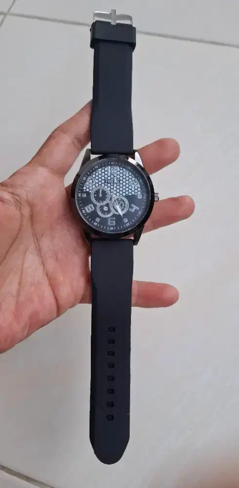 Jam tangan pria keren