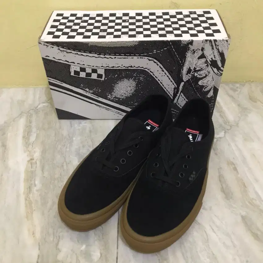 Sepatu Vans Skate Authentic Black Gum