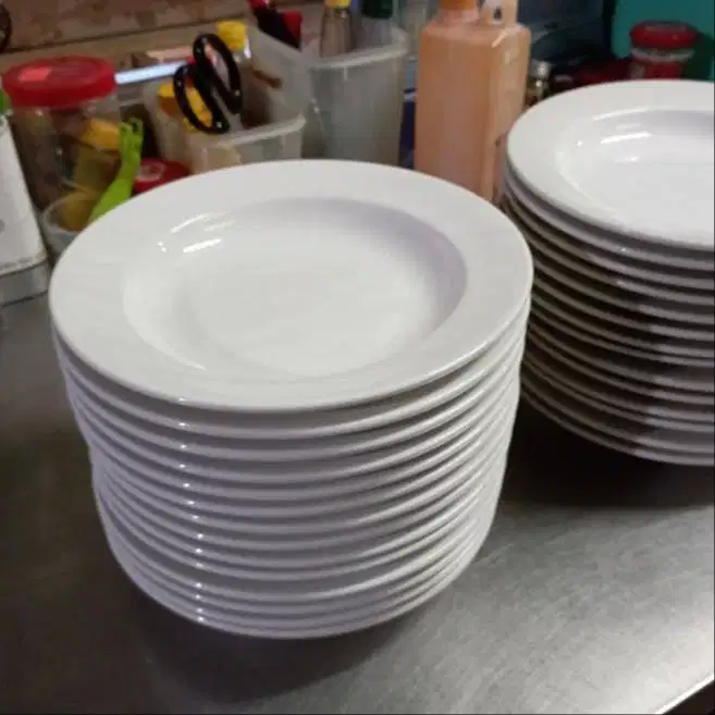 Piring Pasta Keramik Porcelain Merek Legacy E015 Diamater 23 cm