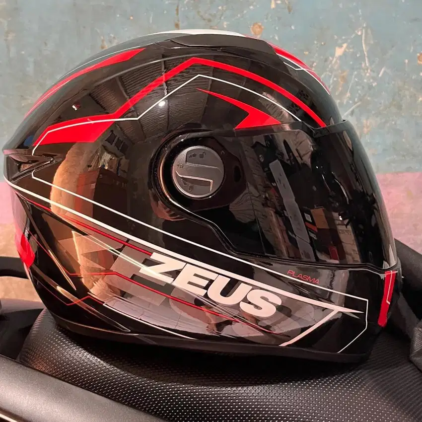 Helm Zeus ZS811 SIZE M Black Red Plasma