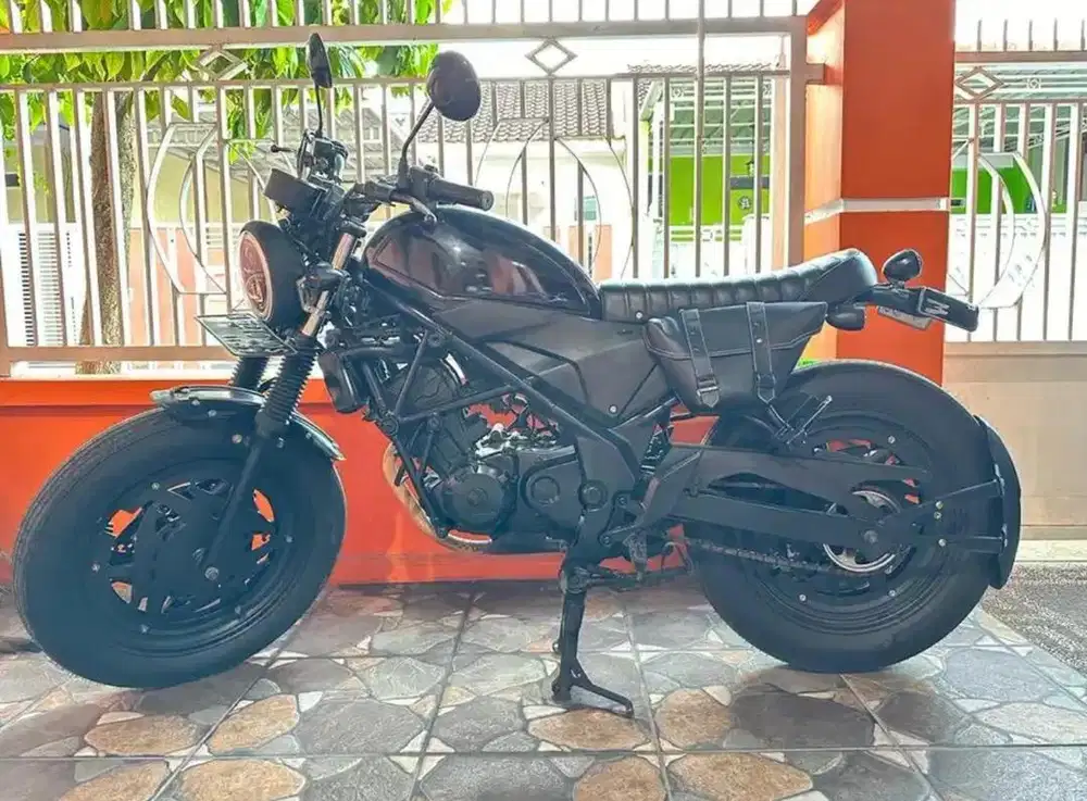 Custom basic CB150R kondisi terawat mesin halus