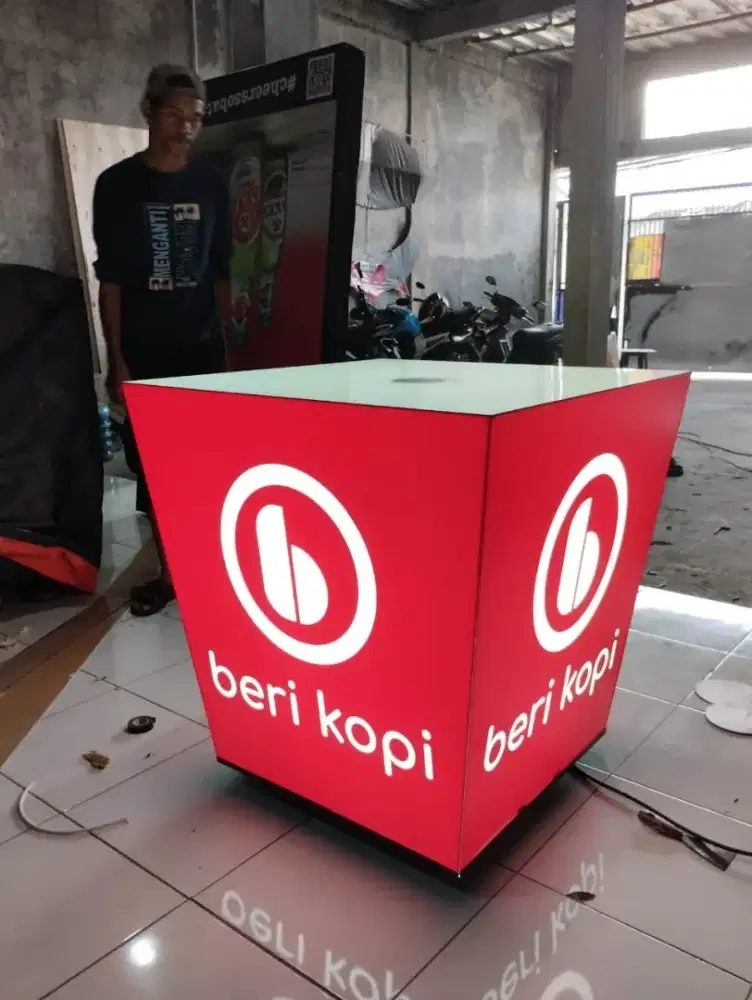 Sign Neon Box Kubus 80 CM