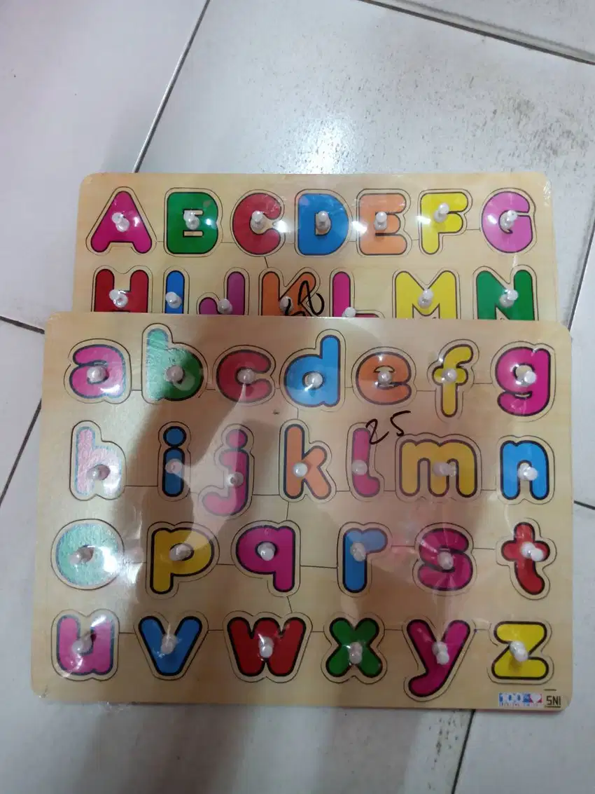 Mainan anak puzzle kayu pin huruf