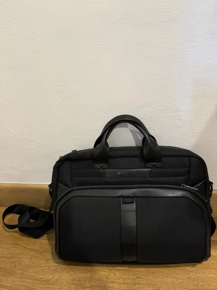 Tas Sling Bag Laptop Samsonite