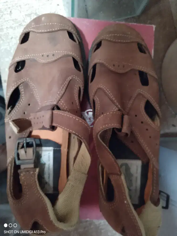 Sepatu laki jarang dipakai