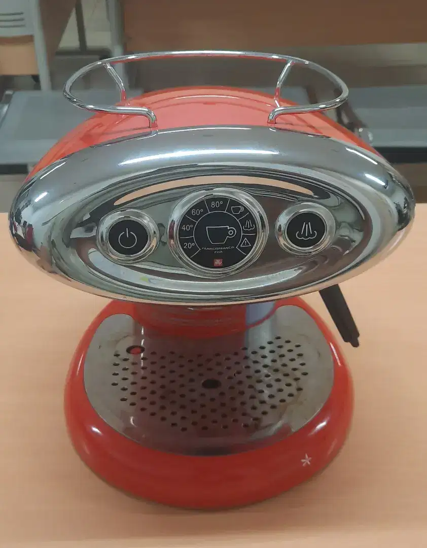 DIJUAL 
2ND & MATI MESIN ESPRESSO CAPSULE EX. ILLY - FRANCIS X7