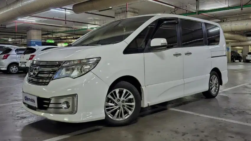 Pajak Panjang  Nissan Serena 2.0 Highway Star Panoramic -AT 2016 /