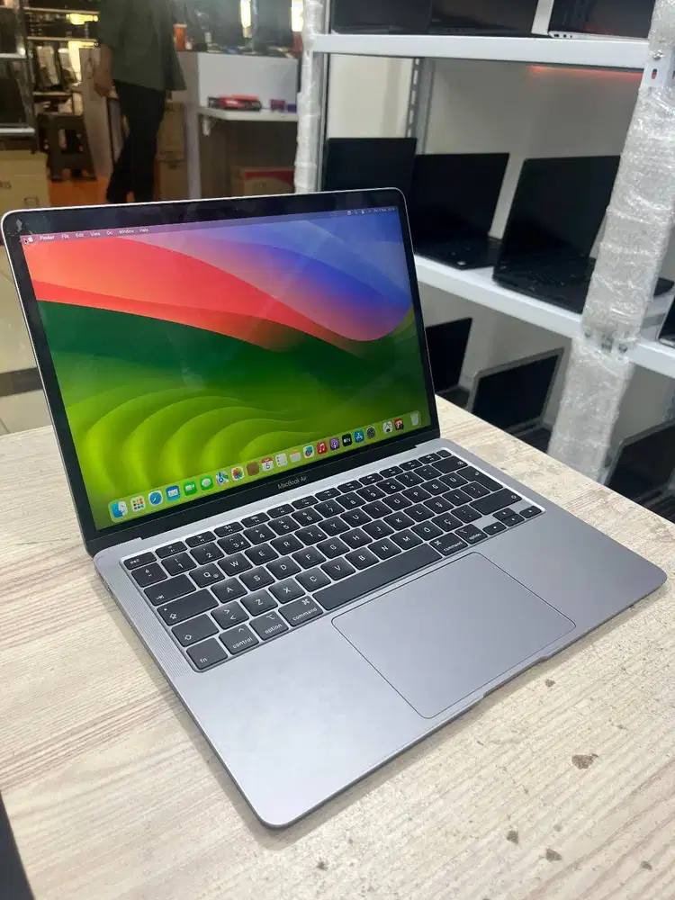 MACBOOK AIR 2020 13 INCHI CORE I3 8/256 GB SECOND ORIGINAL