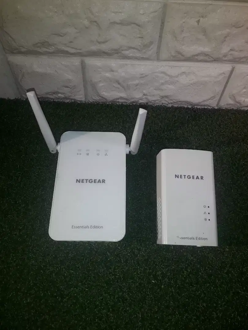 NETGEAR Power Wifi Essentials Edition 1010 Model PLW1010