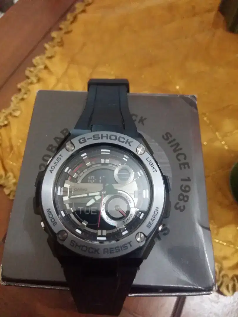 G Shock GST 210