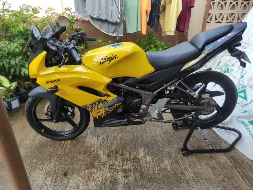 Dijual kawasaki ninja rr 2013 warna kuning asli langka