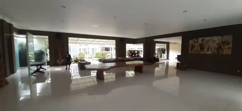 DIJUAL RUMAH CANTIK LOKASI BINTARO JAKARTA SELATAN