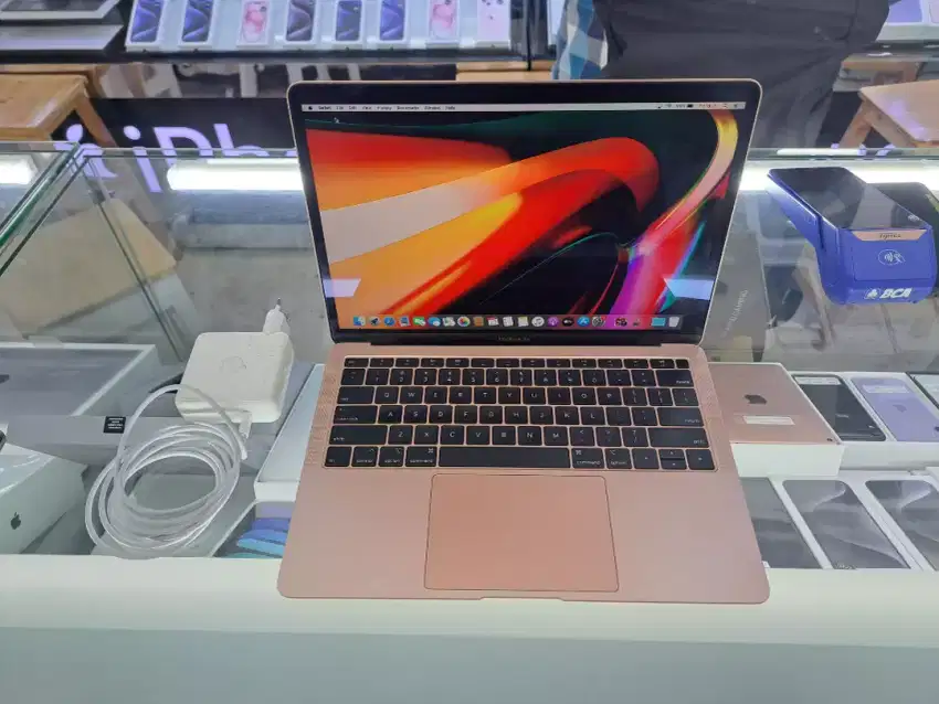 Second Macbook Air 2019 i5 8/256GB SSD Gold Ex IBOX Mulus Nego