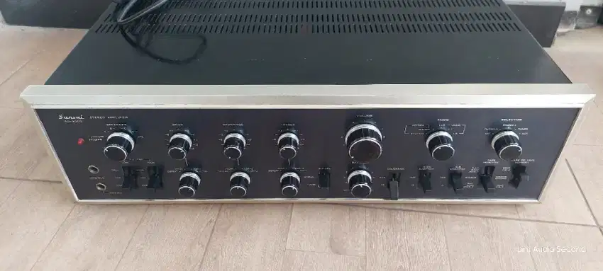 Amplifier  sansui au 9500 izumi japan