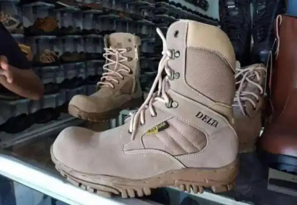 sepatu delta cordura
