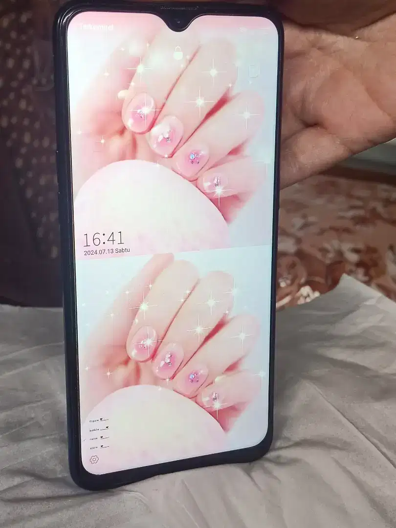 HP Oppo F9 Second terlihat masih baru