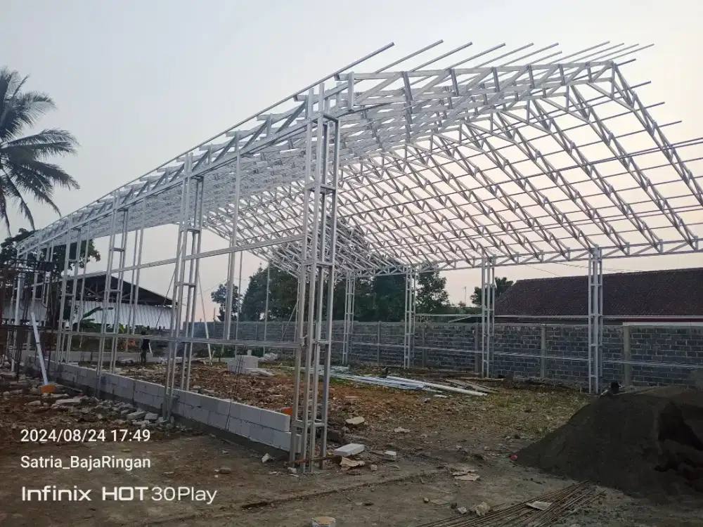 Gudang partisi baja ringan